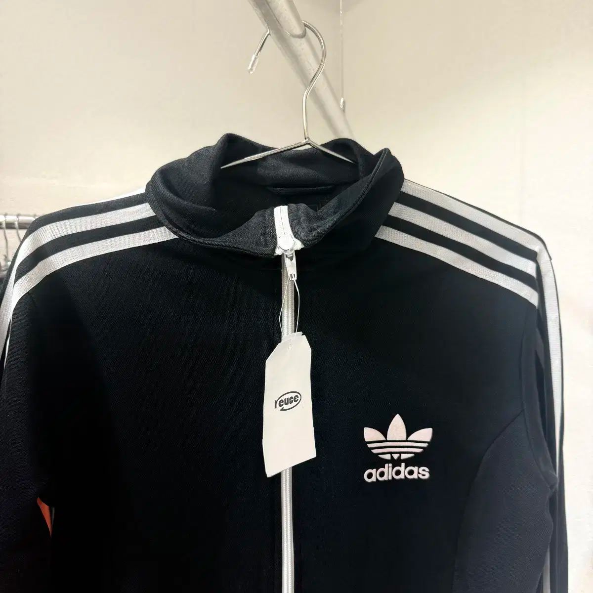 アディダス 3本線 トラックジャージ