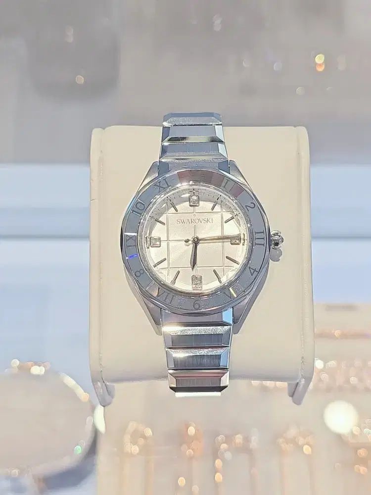 ブラックフライデー価格割引 SWAROVSKI スワロフスキー 時計