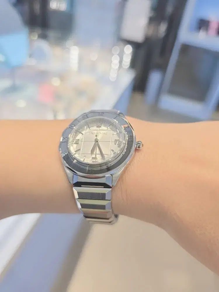 ブラックフライデー価格割引 SWAROVSKI