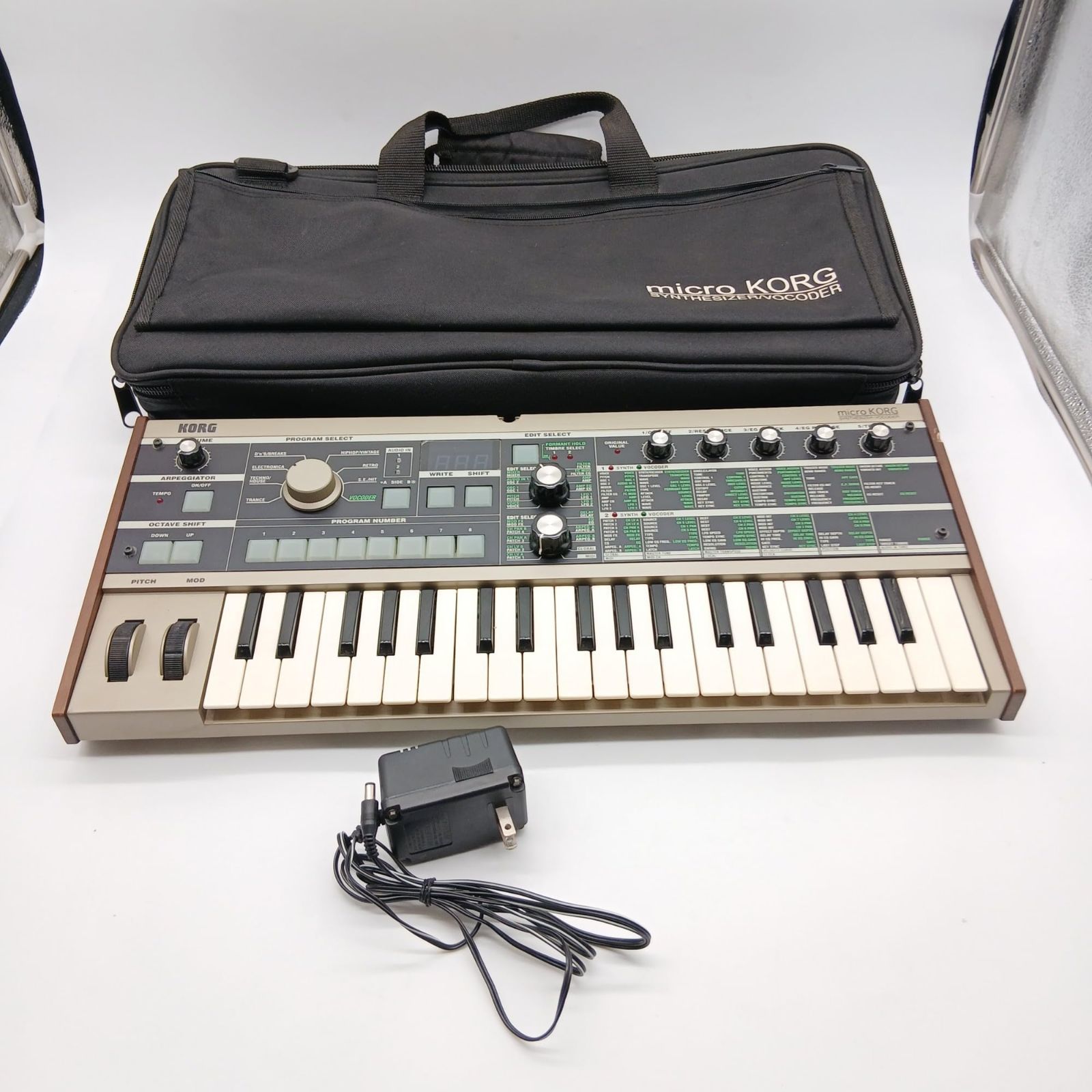 No 4248 KORG アナログ モデリング シンセサイザー ボコーダー microKORG マイクロコルグ コンパクト 電池駆動可 37鍵 アダプター マイク付属