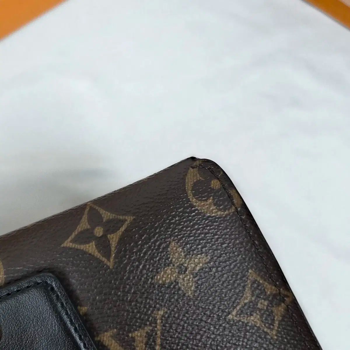 ストラップ 内蔵チップ