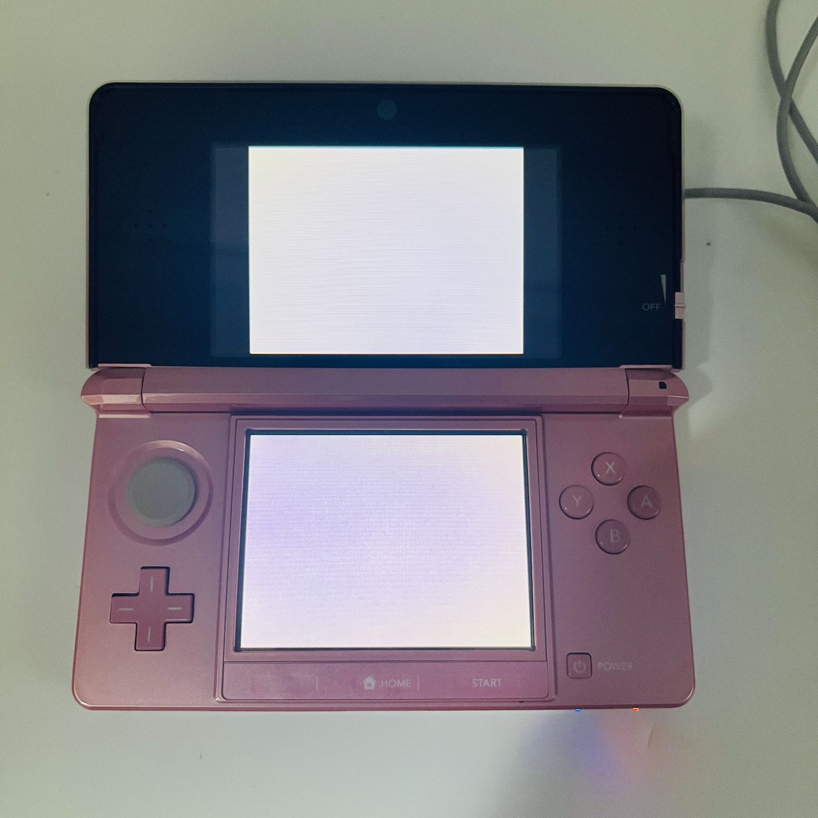 ニンテンドー3DS ミスティピンク メーカー