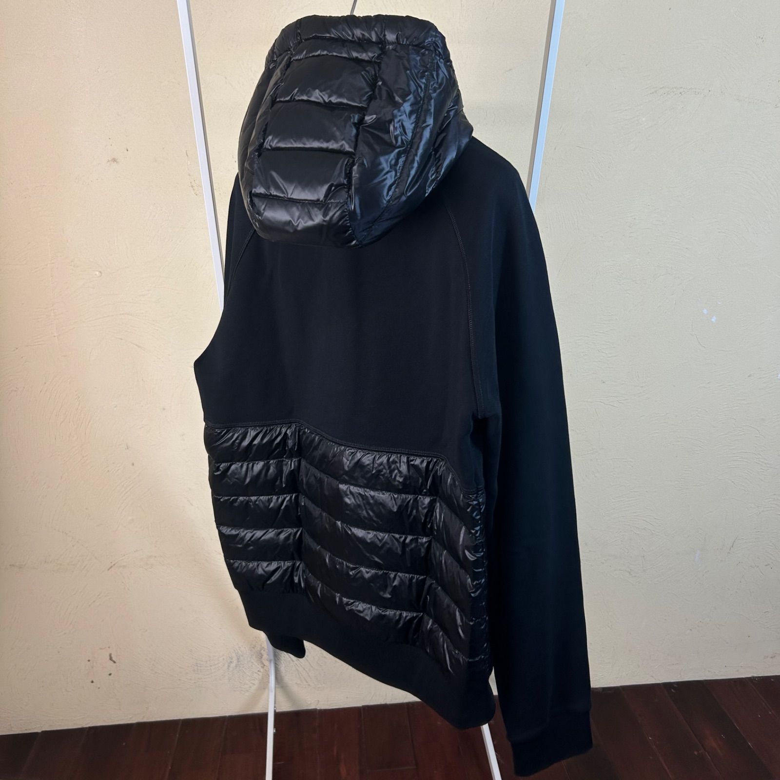 美品レア】MONCLER モンクレールダウンフードパーカー切り替えワッペン