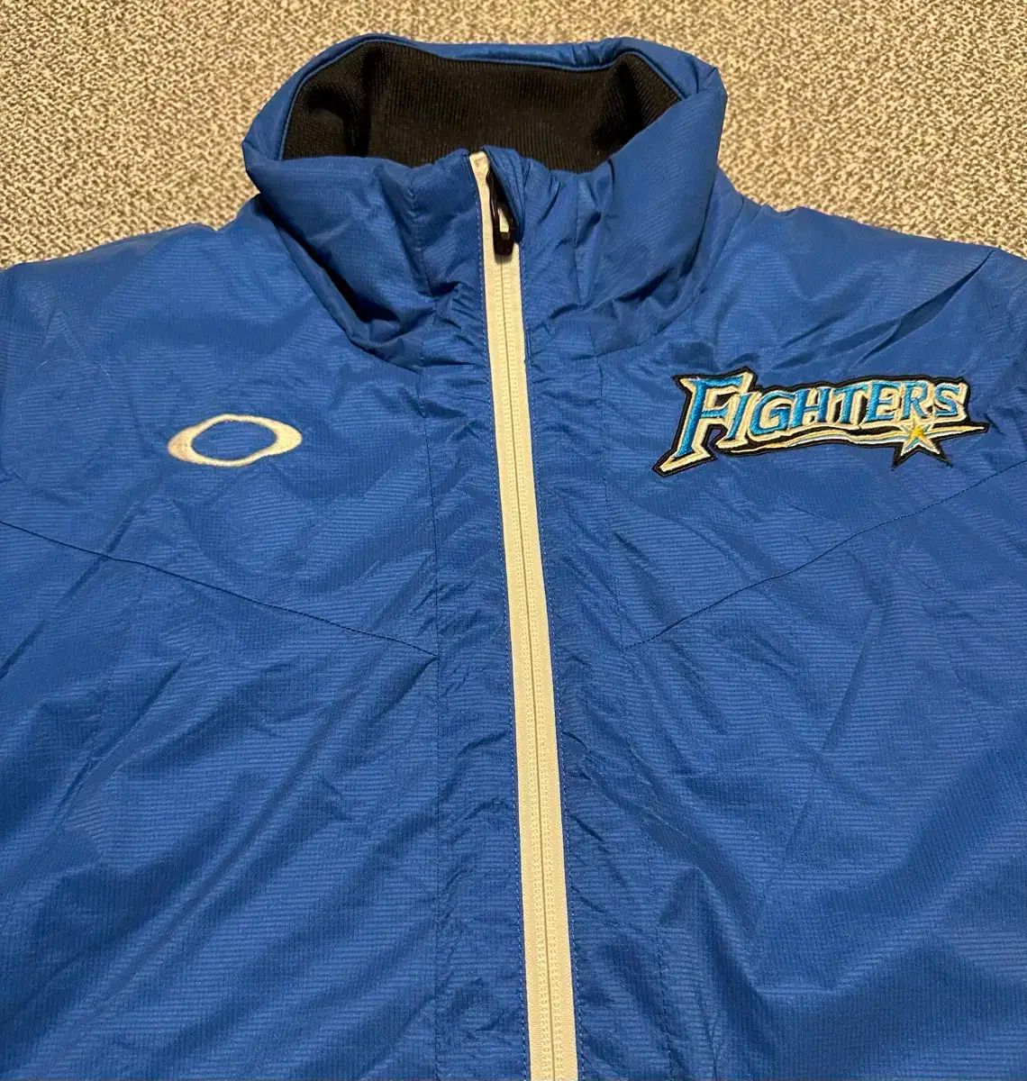 オークリー 日本 選手 Fighters ぬいぐるみ ナイロン ジャケット L