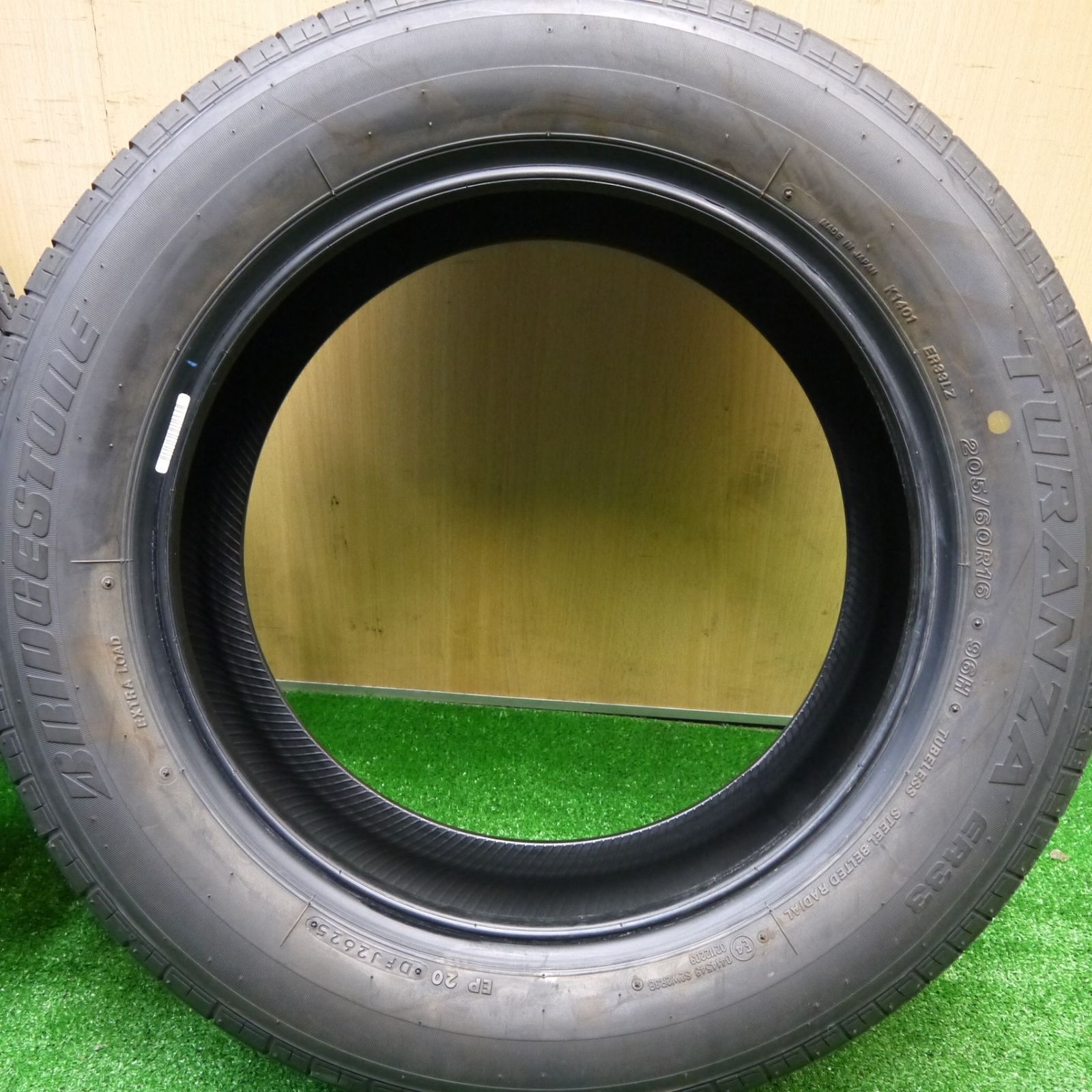  超バリ溝 25年 ほぼ10分 205 60 R 16 ブリヂストン トランザ ER 33 タイヤ 16インチ ノア ヴォクシー ステップワゴン 等 ノタ 16インチ サマータイヤ ノーマルタイヤ