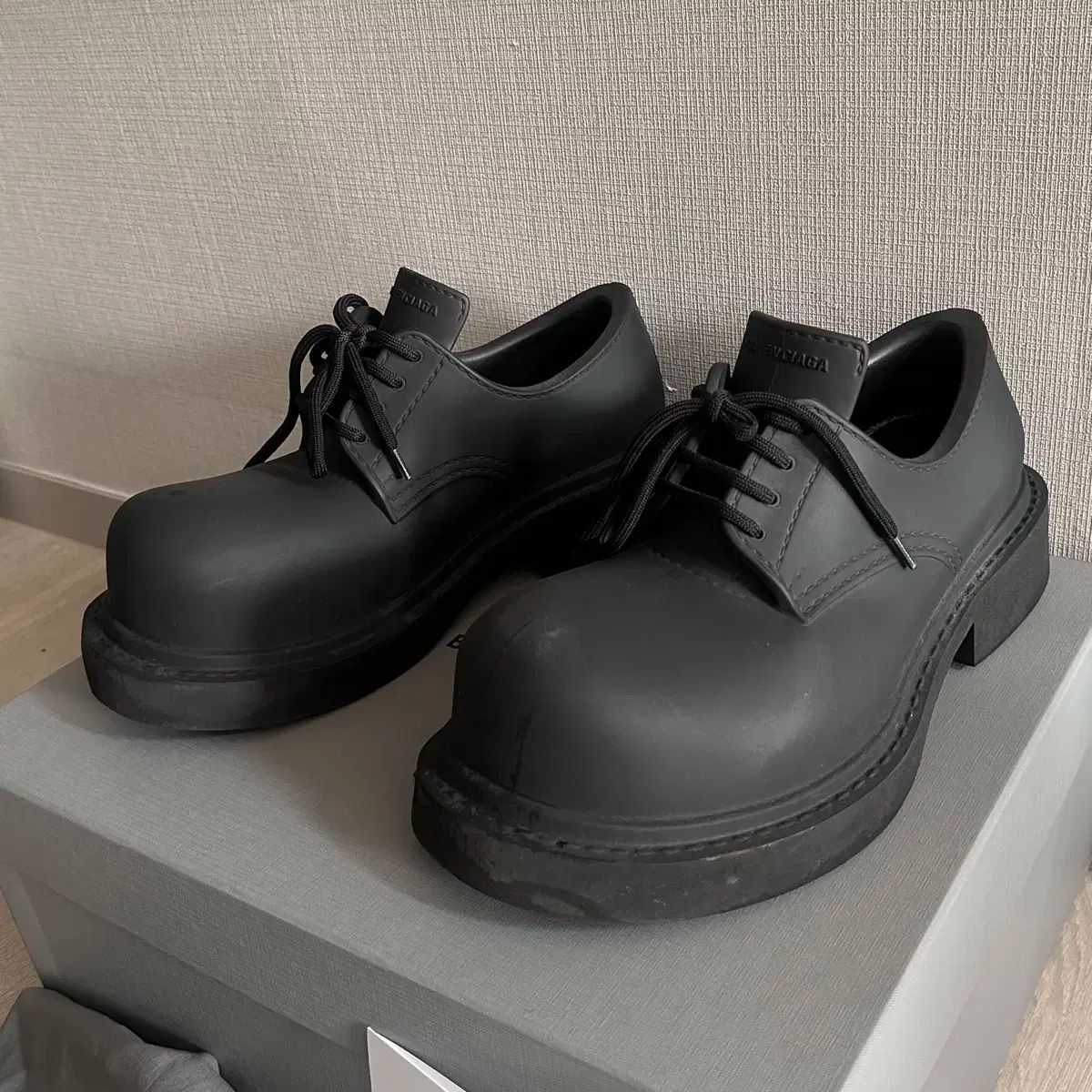 シューズ ブラック