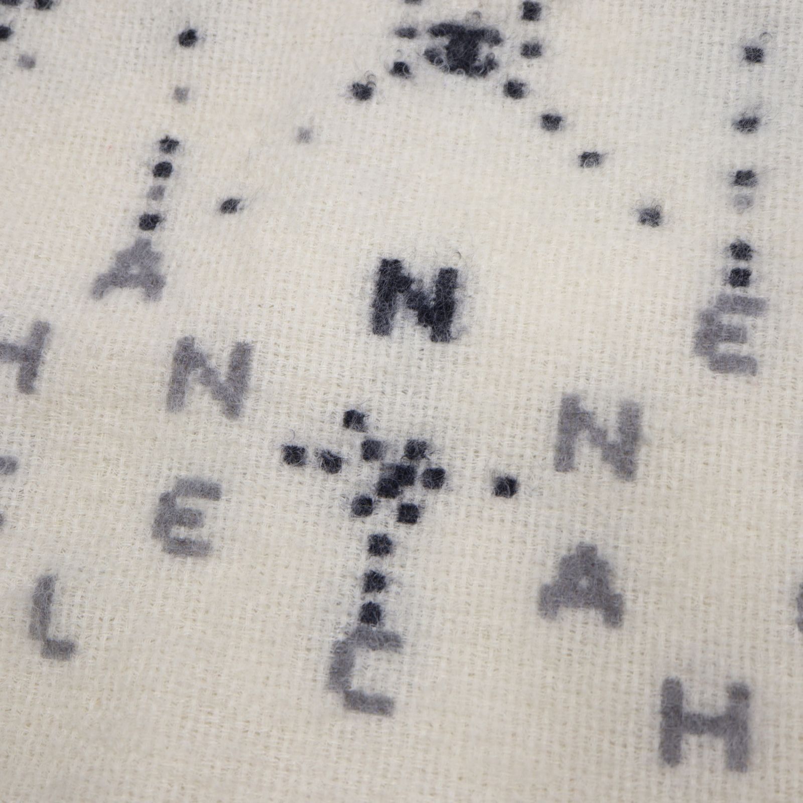  CHANEL シャネル モヘア ストール ロゴ マフラー ホワイト系 服飾小物 k 1303 ストール ショール 小物