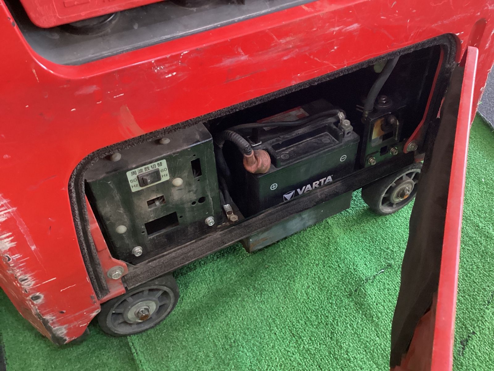  店頭引取 新ダイワ EGW 185 M I インバーター発電機 使用時間1527時間 使用感有 パーツの割れ有 サ 17 その他 特殊工具