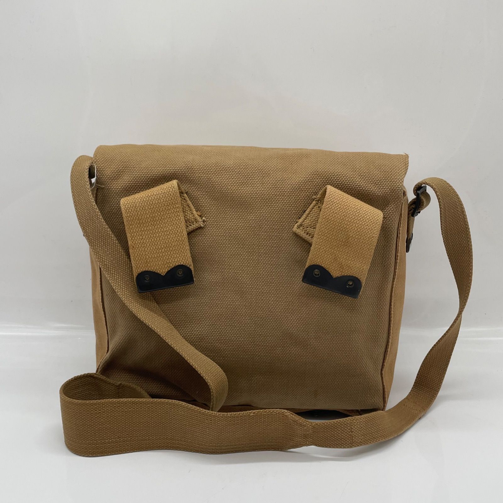 BN5517●イギリス軍 ミリタリー ショルダーバッグ BN5517○イギリス軍 ミリタリー ショルダーバッグ ベージュ系 軍モノ