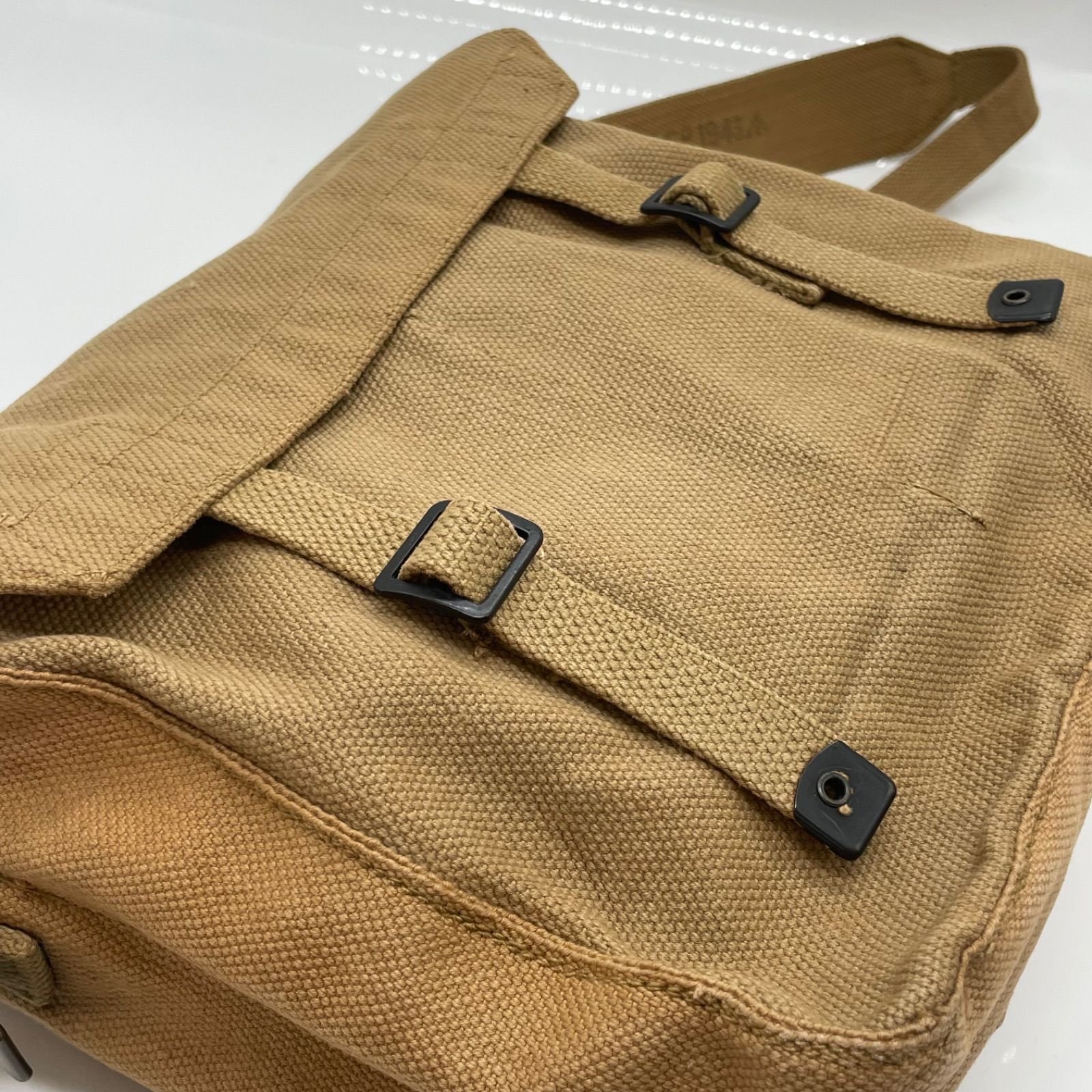 BN5517○イギリス軍 ミリタリー ショルダーバッグ ベージュ系 軍