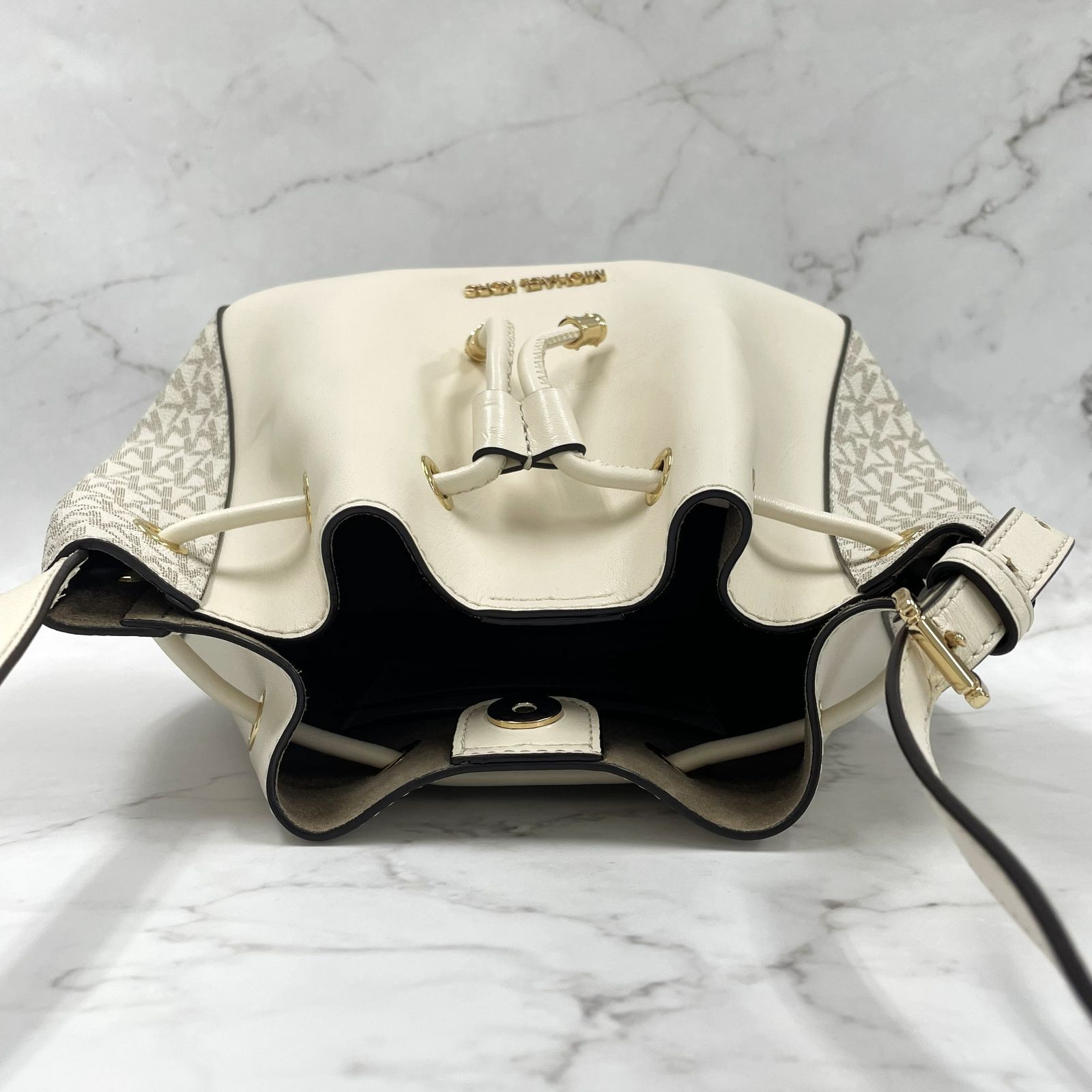 MICHAEL KORS マイケルコース PHOEBE バケット メッセンジャー 