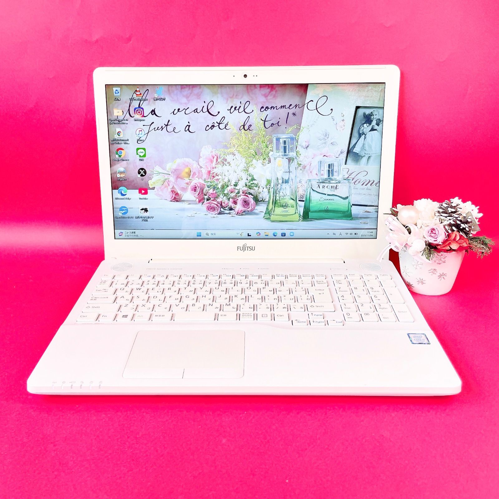 Corei 7 ️薄型ノートパソコン おしゃれ白 Windows 11カメラ