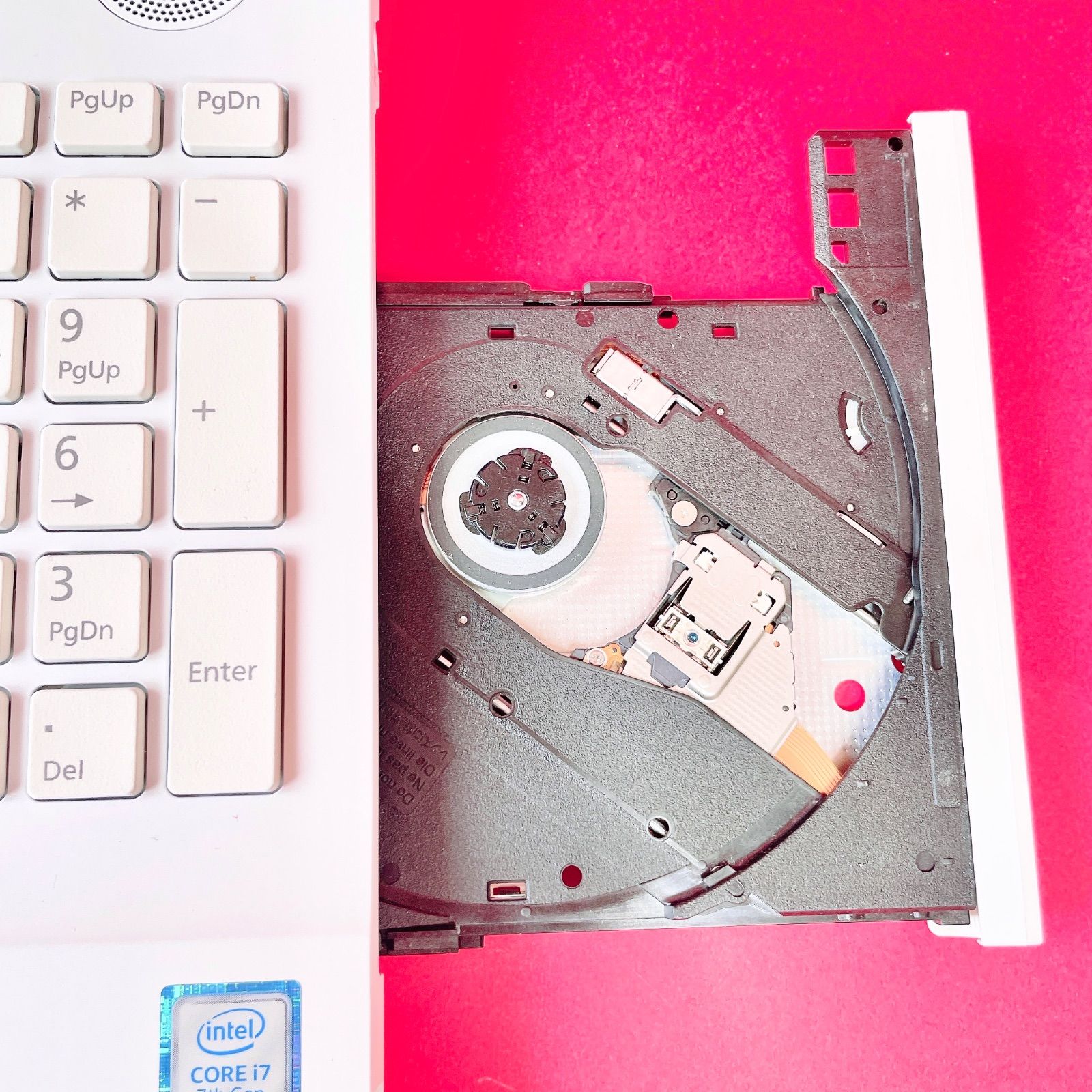  Corei 7 ️薄型ノートパソコン おしゃれ白 Windows 11カメラ Windowsノート本体 ノートPC