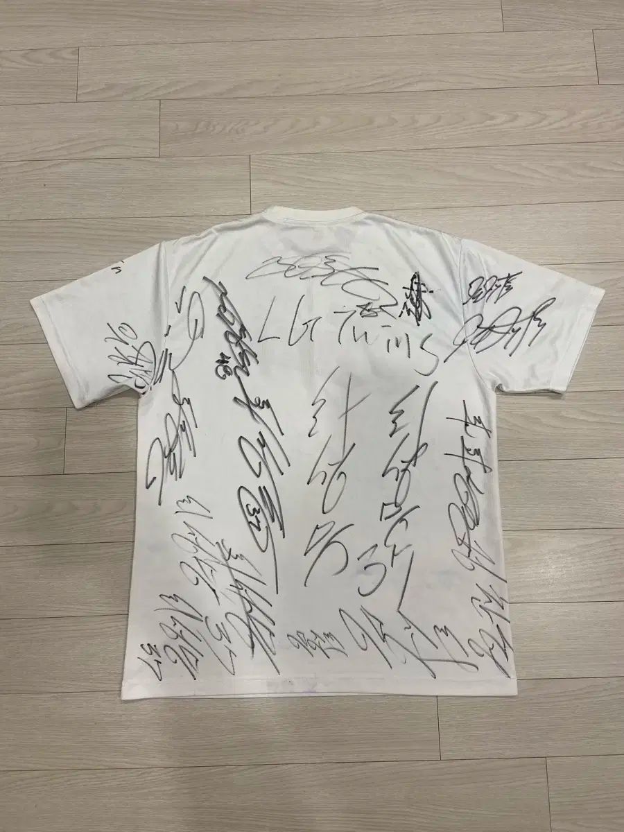 2011 2012年 LGツインズ 選手団 サイン 記念Tシャツ