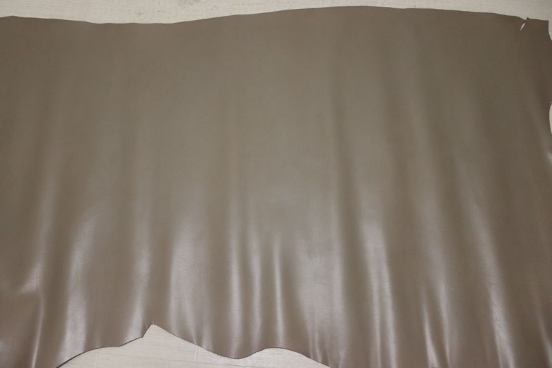 カフェオレ 227 ds クロム革 牛革 国産 レザー 顔料仕上げ はぎれ 一枚革 レザークラフト 革 皮 本革 diy 生地 材料