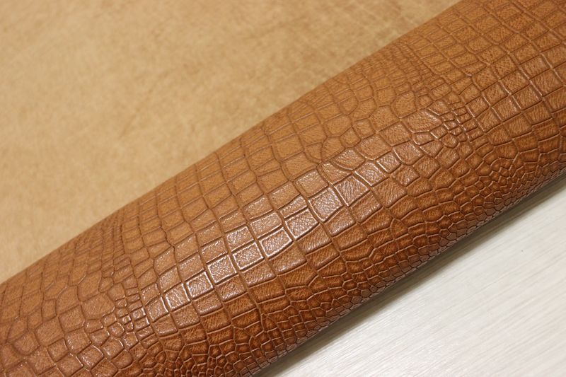 ブラウン 133 ds ヌメ革 ショルダーレザー 牛革 イタリア レザー クロコ型押し はぎれ 一枚革 レザークラフト 革 皮 本革 diy 生地 材料