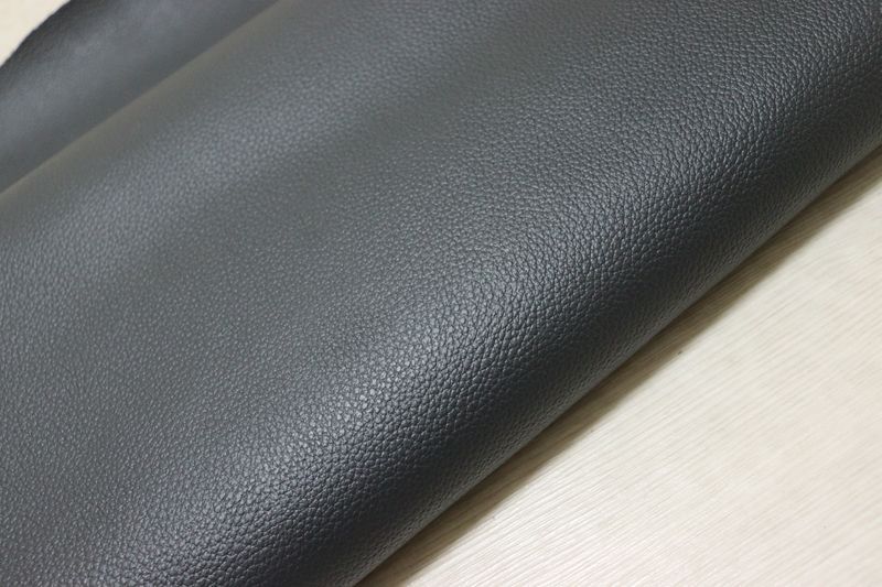 ダークグレー 230 ds クロム革 牛革 国産 レザー シボ型押し はぎれ 一枚革 レザークラフト 革 皮 本革 diy 生地 材料