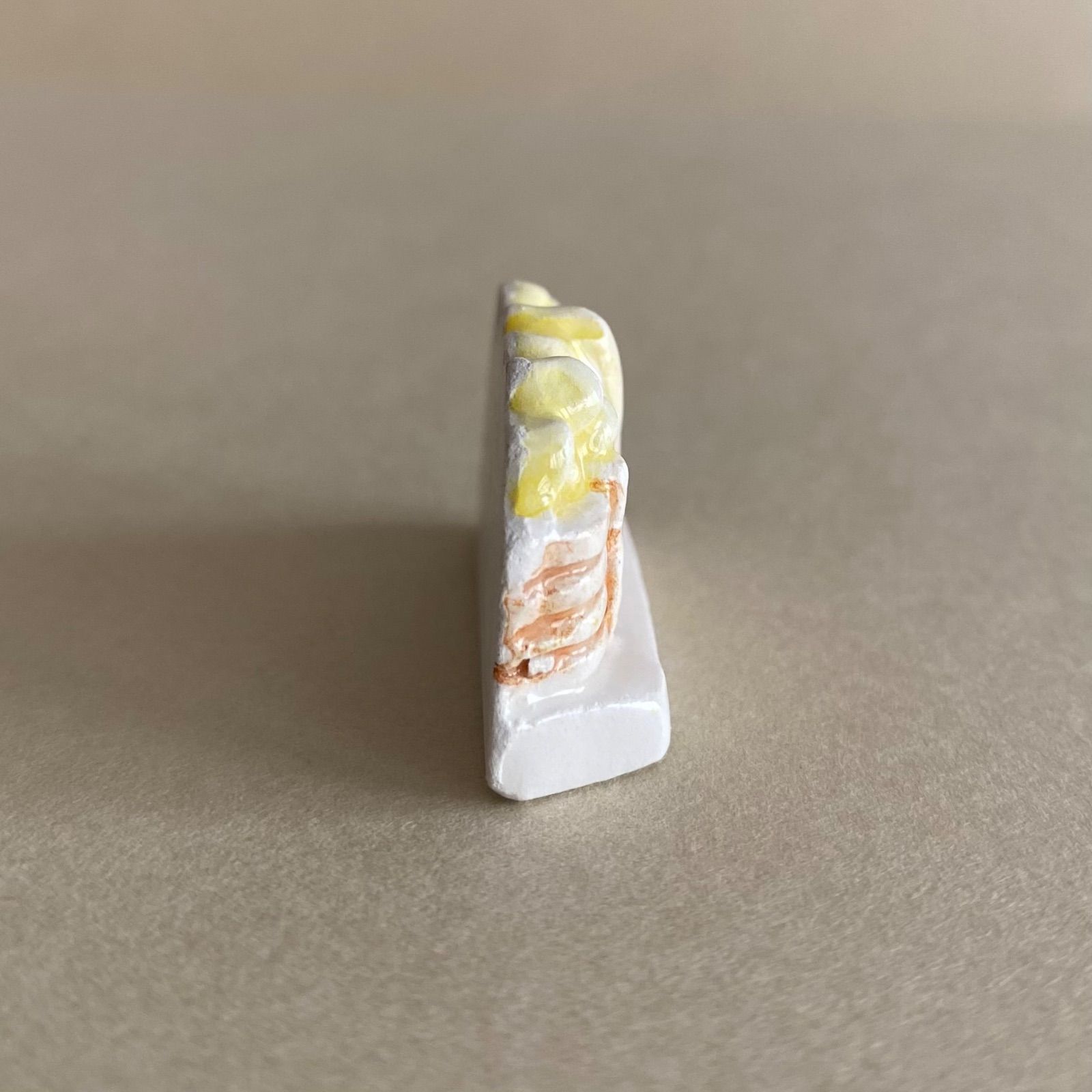 バスケットのフェーブ／籠／フランス雑貨／陶器ミニチュア／ブロカント