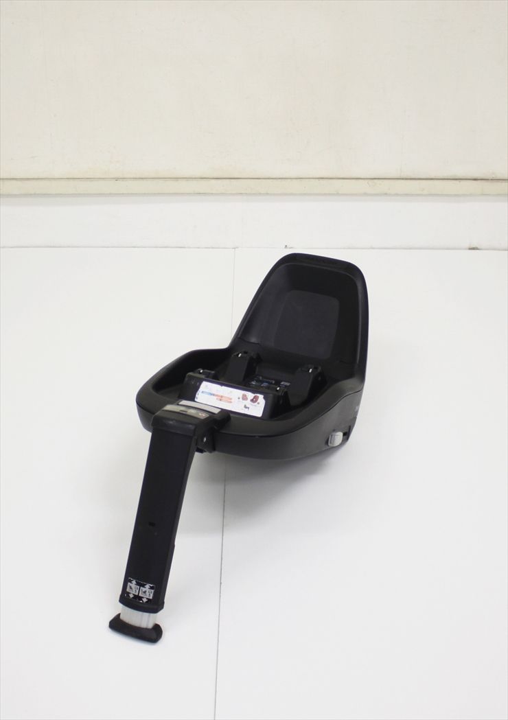 マキシコシ ツーウェイフィックス MAXI-COSI 2 WayFix ISOFIX固定方式ベース クリーニング済み C 57 P 203