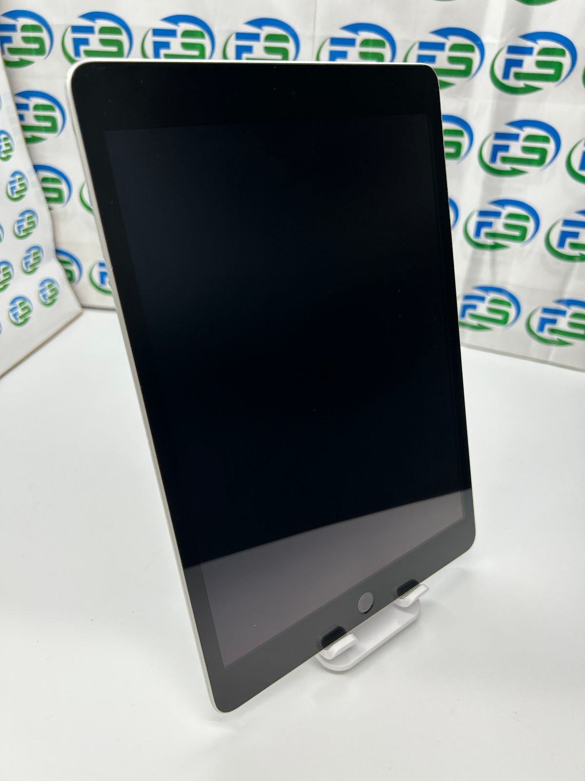 iPad 第9世代 Wi-Fi 256 GB シルバー MK 2 P 3 J A 2602 訳アリ