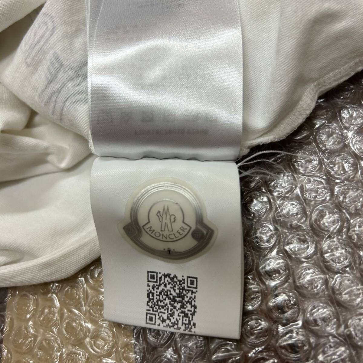 美品】【レア】MONCLER モンクレール ラバーワッペン 半袖T 美品】【レア】MONCLER モンクレール ラバーワッペン 半袖T