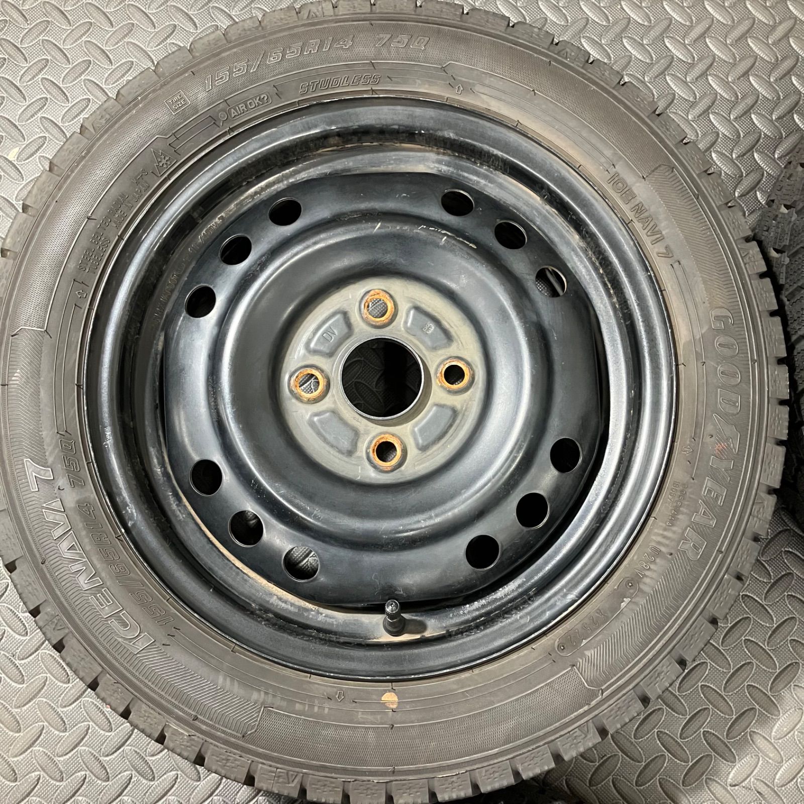 送料込み☆新品スタッドレス☆グッドイヤー 155/65R14☆軽自動車・ミラ