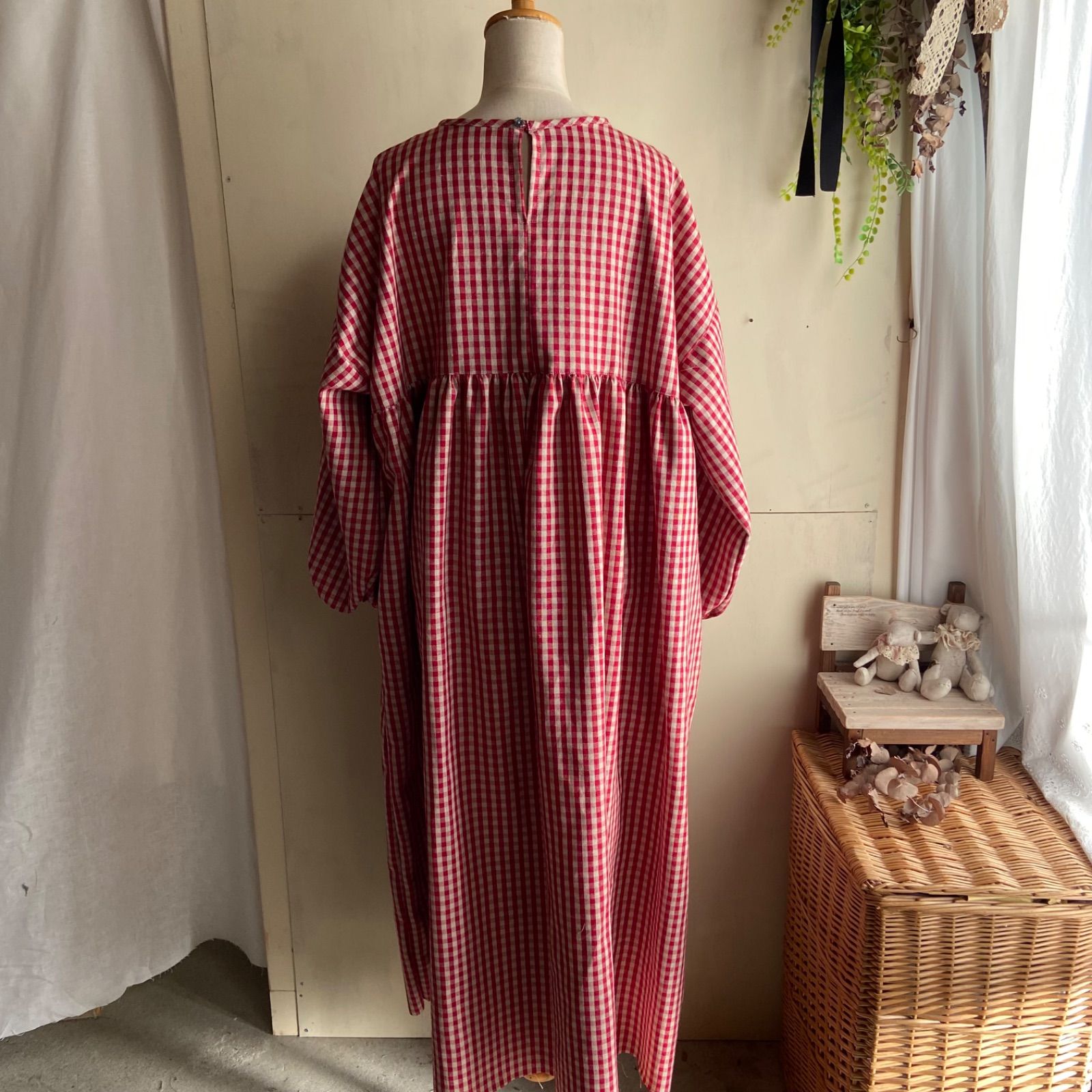 赤 ギャザーワンピース