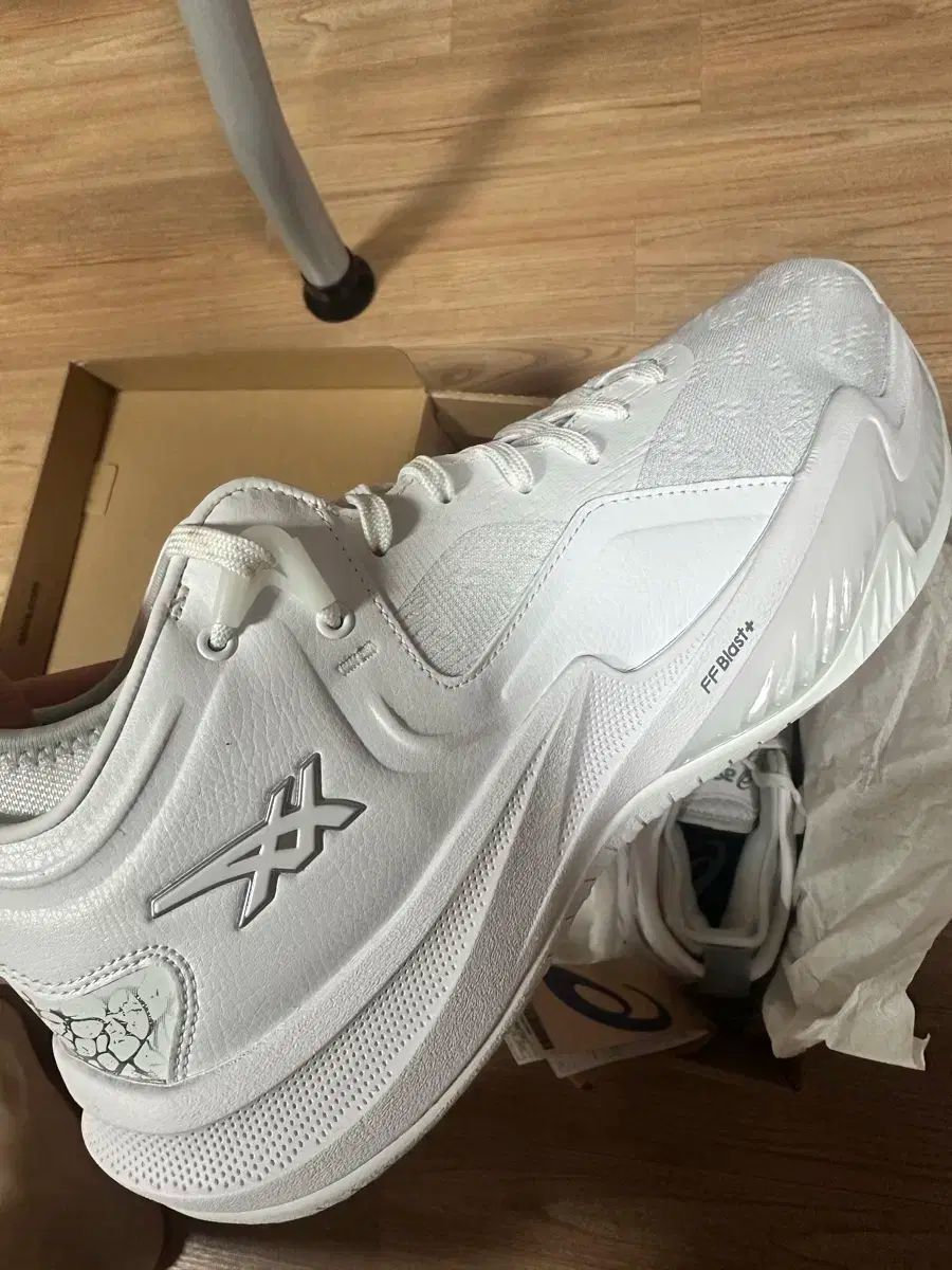 2 バレーボールシューズ