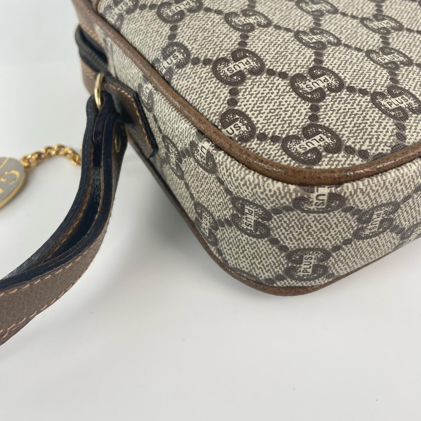 クラッチバッグ