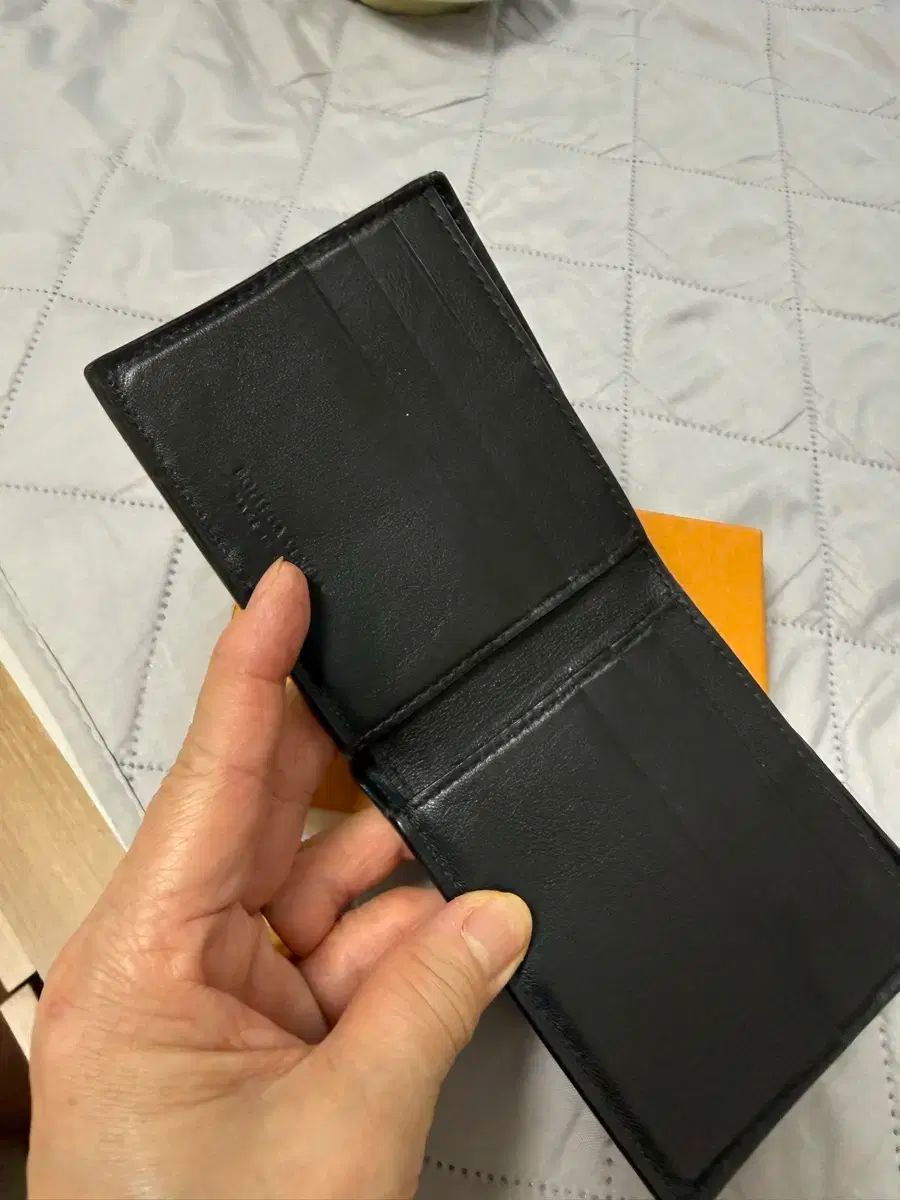 ボッテガ ヴェネタ マキシ フラップ 二つ折り財布 ブラック