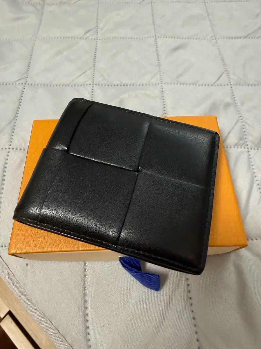 ボッテガ ヴェネタ マキシ フラップ 二つ折り財布 ブラック