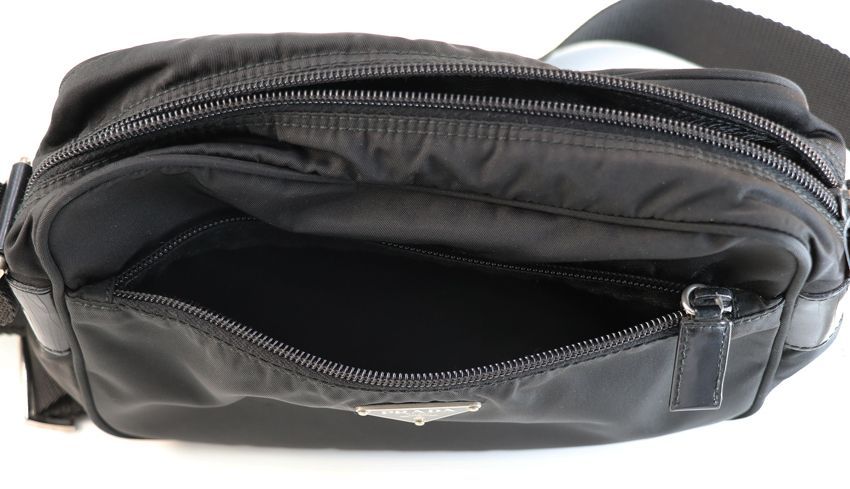 プラダ テスート ナイロン 三角ロゴ ショルダーバッグ 斜め掛け メッセンジャー PRADA