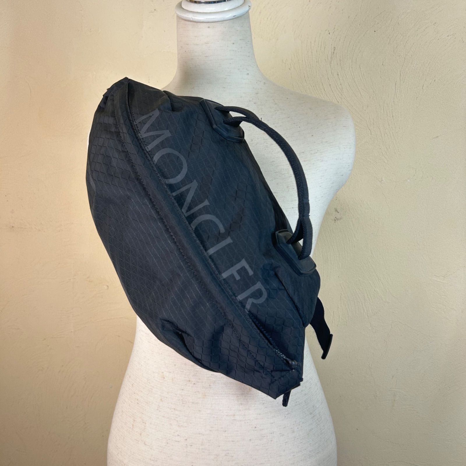 MONCLER モンクレール ショルダーバッグ ボディウエスト黒