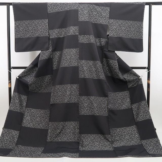 ❁tomihisa❁新品 唐花 市松 着物 正絹“心躍る和装の醍醐味！古典