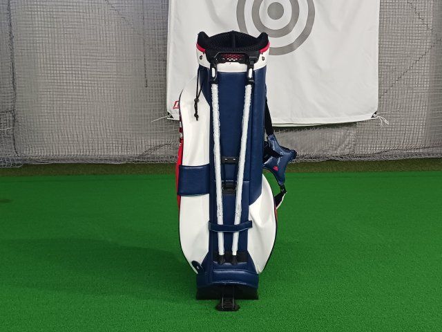 アディダスのゴルフパックです。一度使用です。サイズは50cm×25cm×25cm