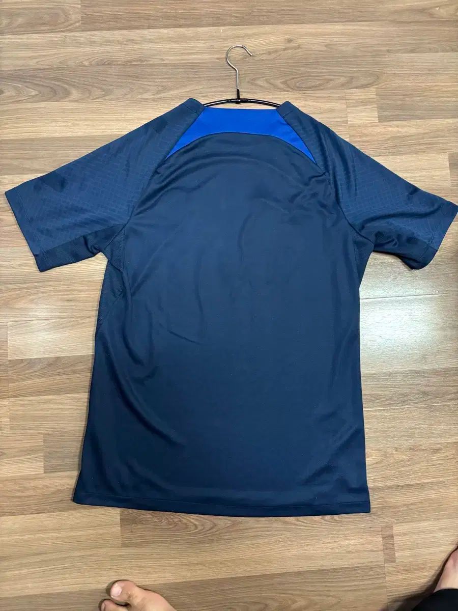  22-23 チェルシー トレーナー トップス その他 ウェア