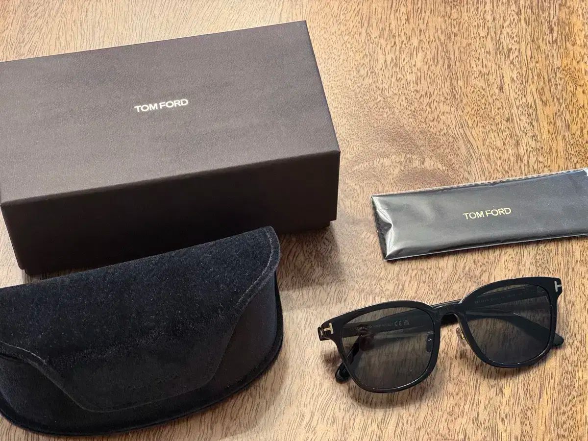 TOM FORD トムフォード サングラス TF1131-K