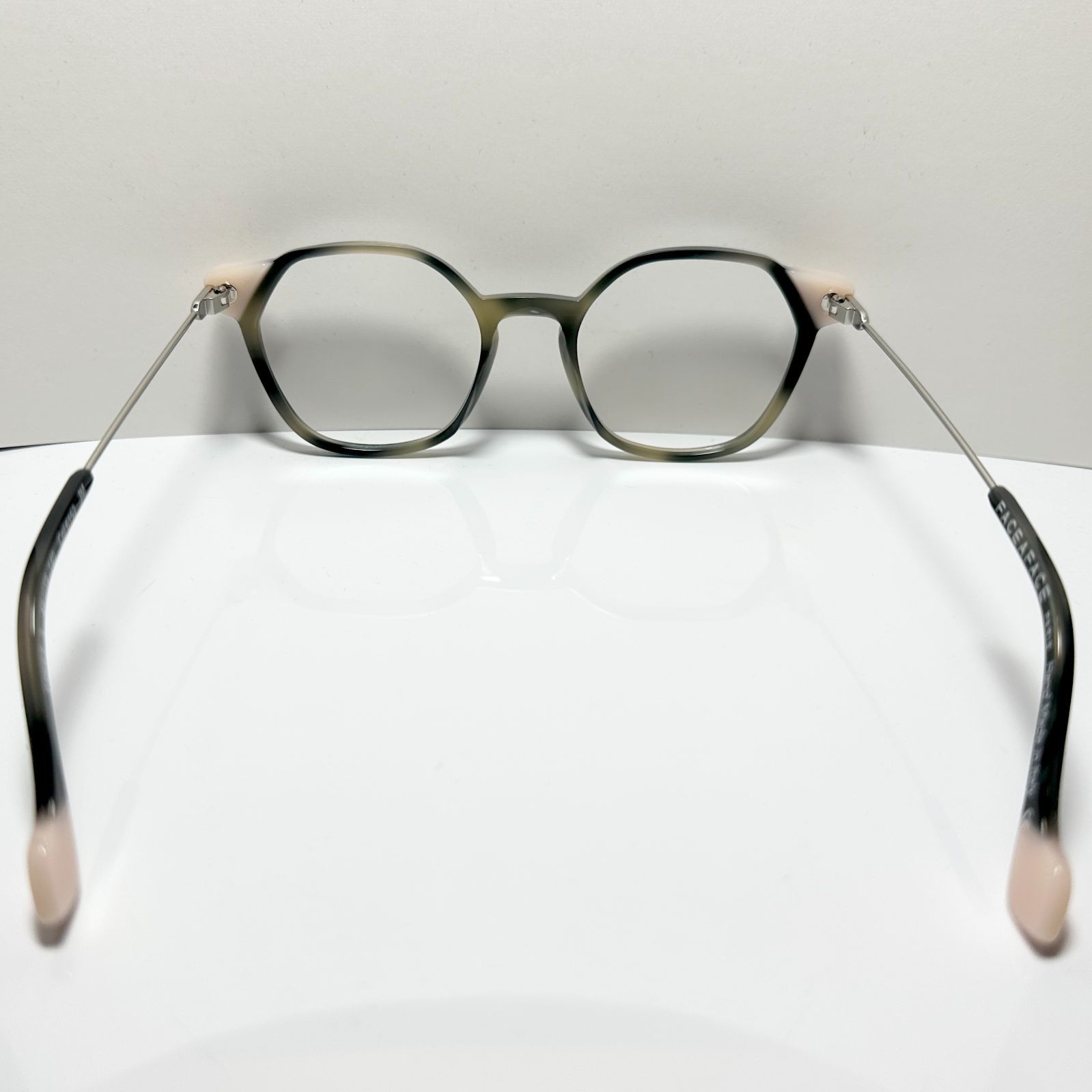 ケース クロス付き