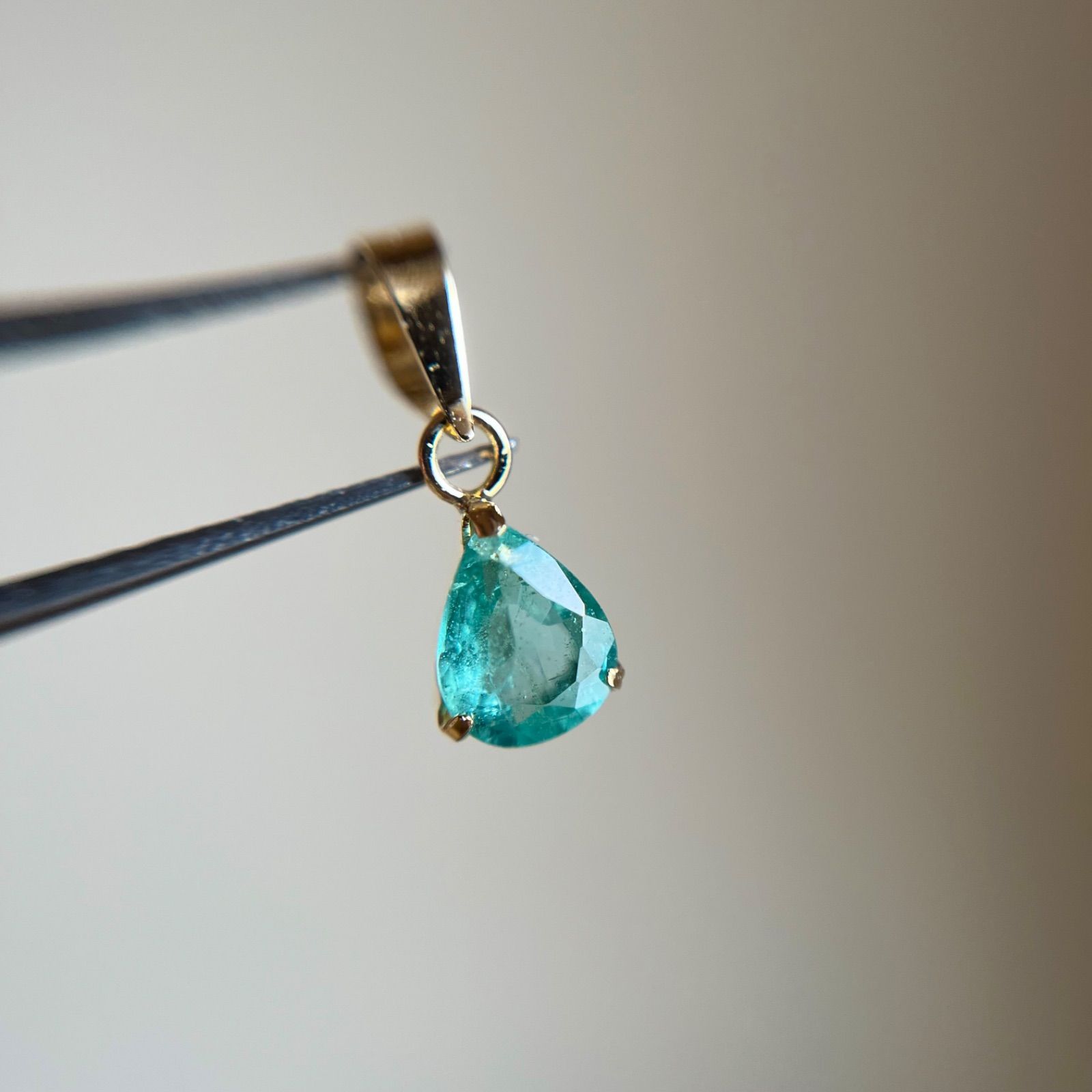 K18 天然石エメラルド ペンダントトップ 18金イエローゴールド PEAR