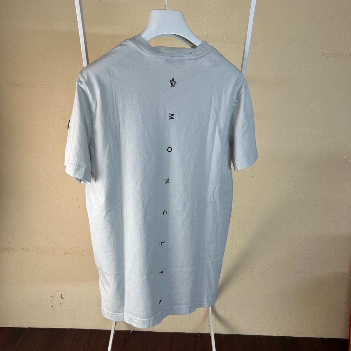 新作】【レア】MONCLER モンクレール 半袖Tシャツラバーワッペン