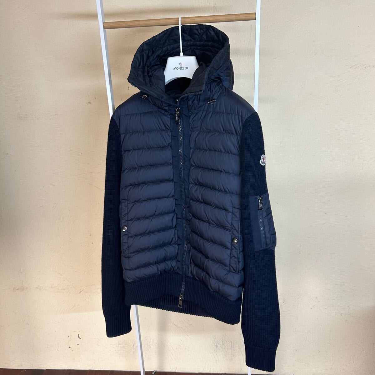 美品】 MONCLER モンクレールハイブリッドダウンジャケットネイビーS