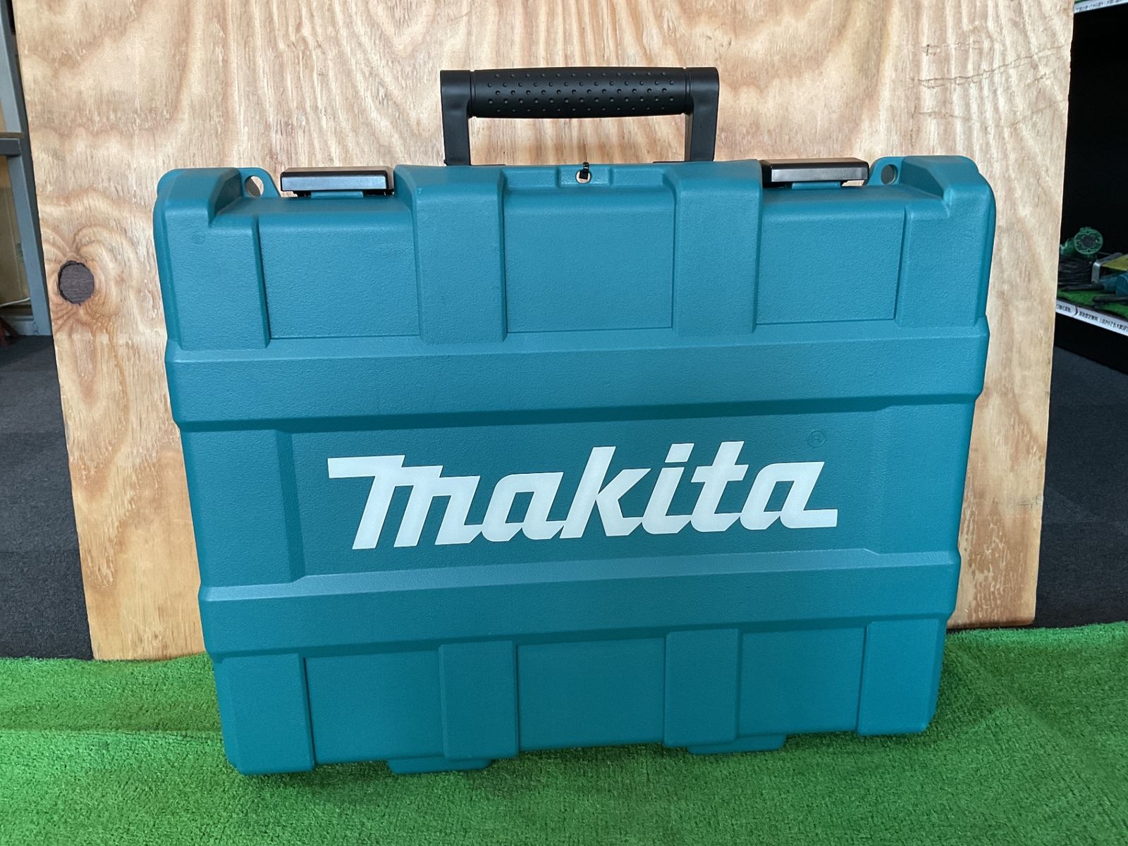 長期 マキタ TC300DRG 18V充電式圧着機 箱に小傷あり サ-24