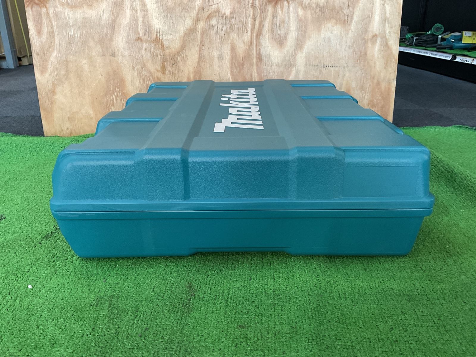 傾向 長期 マキタ TC300DRG 18V充電式圧着機 箱に小傷あり サ-24 ファッション情報