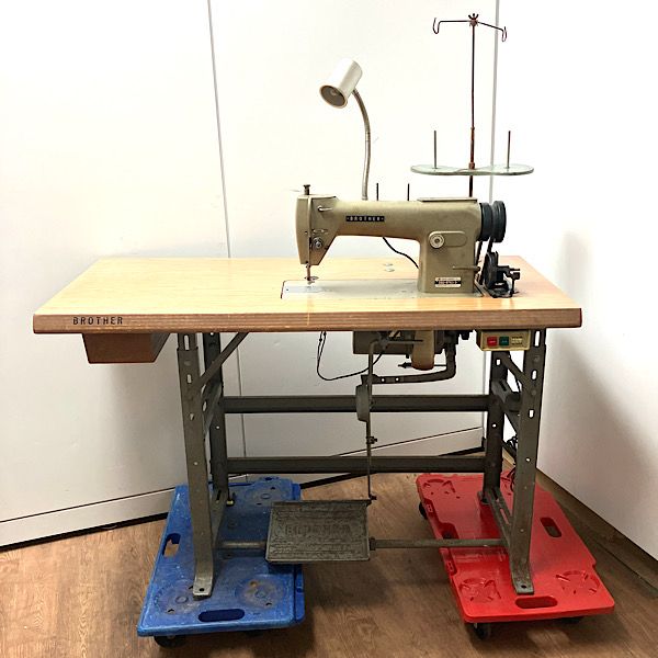 引取 BROTHER 用ミシン DB 2 B 763 3 ヴィンテージ レトロ インテリア ディスプレイ モーター回転OK 115337