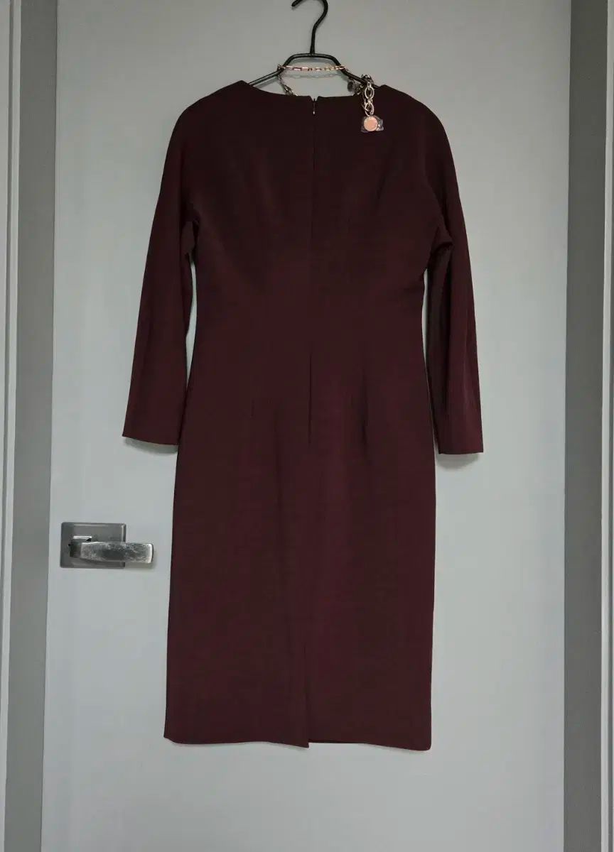 0997 itMICHAA ワイン色 長袖 ONE PIECE