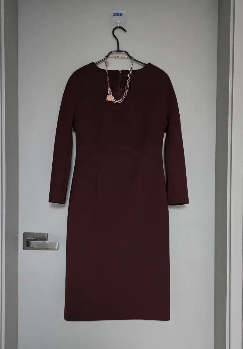 0997 itMICHAA ワイン色 長袖 ONE PIECE