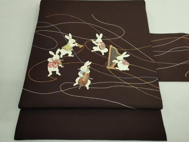 平和屋着物 上 東京手描き友禅作家 真淵貴昭 塩瀬 九寸名古屋帯 楽器 兎 赤黒色地 金彩 kh 5