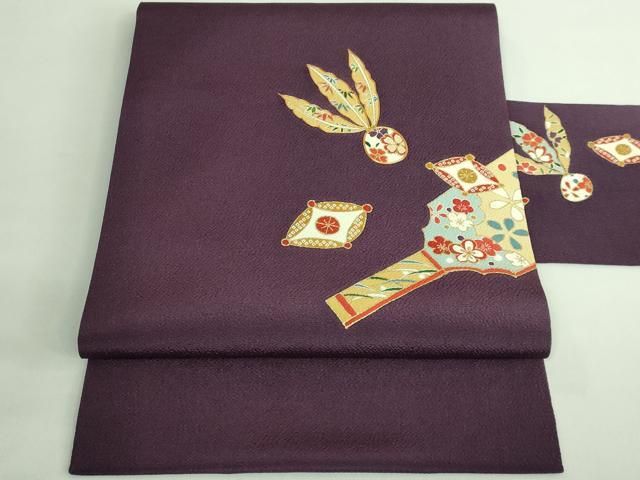 平和屋着物■極上　九寸名古屋帯　駒刺繍　羽根突き　似せ紫色地　金彩　鬼しぼ縮緬　逸品　DZAB1229kh5 平和屋着物□極上 九寸名古屋帯 駒刺繍 羽根突き 似せ紫色地 金彩 鬼