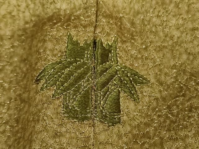 桑染色地 金通し地