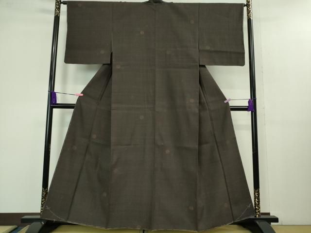 平和屋着物 上 本場結城紬 重要無形文化財 80亀甲 飛び亀甲柄 丸文 黒紅色地 kh 5